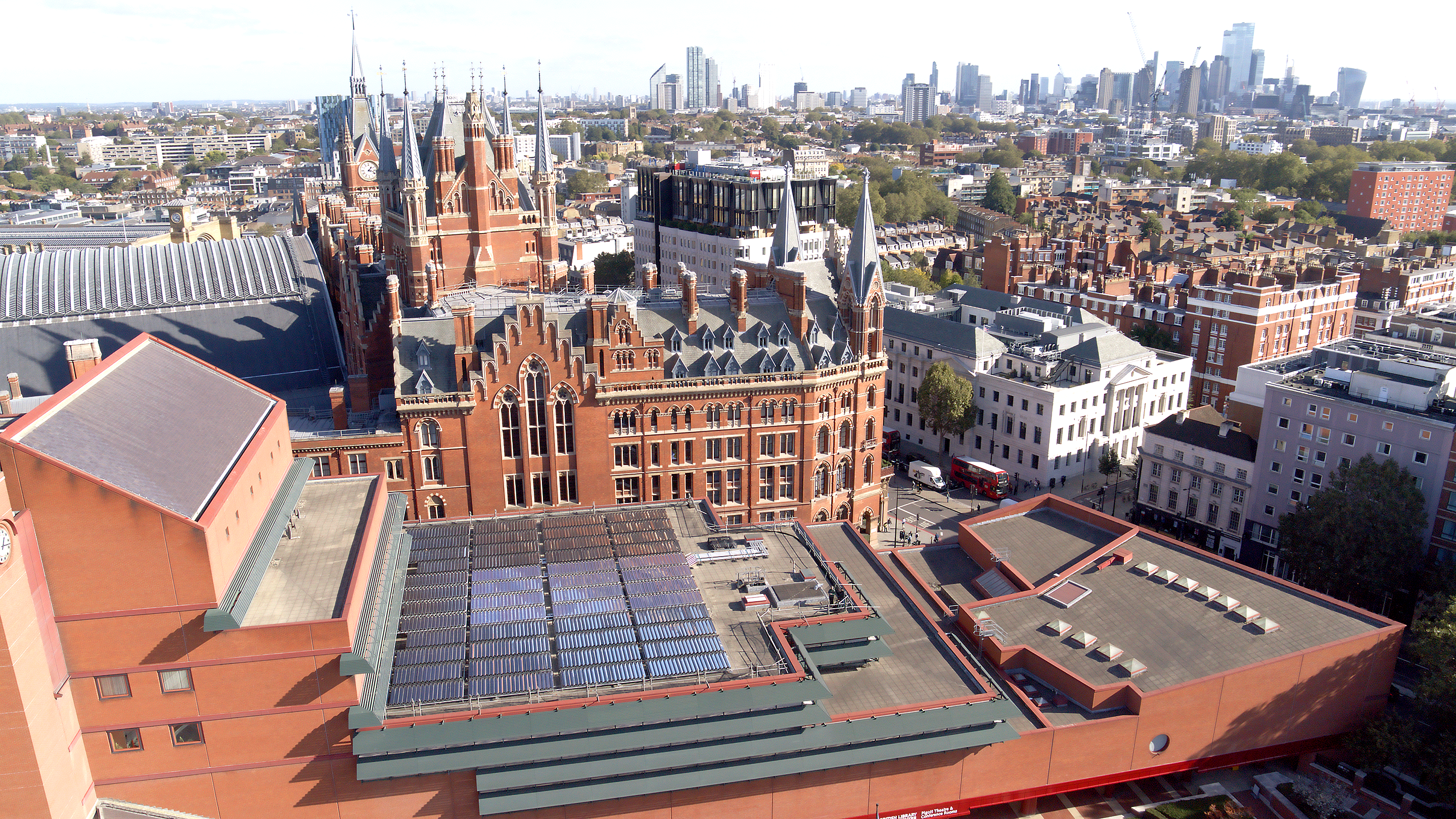 Naked Energy aterriza en España y Portugal para liderar la descarbonización del calor con tecnología solar de alta eficiencia